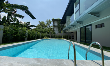 Gorgeous Glass House in Ayala Alabang for Sale