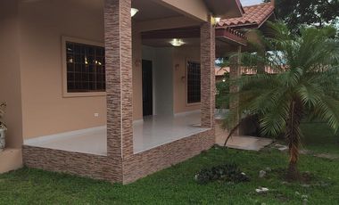 SE VENDE CASA DE PLAYA CON 2 LOTES EN LAS LAJAS DE CHAME