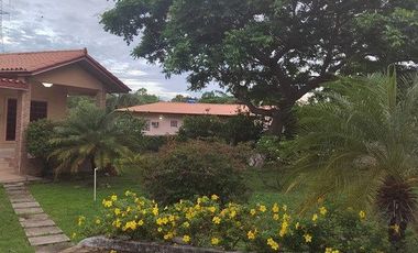 SE VENDE CASA DE PLAYA CON 2 LOTES EN LAS LAJAS DE CHAME