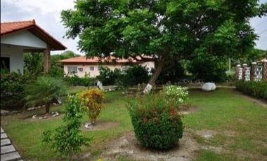 SE VENDE CASA DE PLAYA CON 2 LOTES EN LAS LAJAS DE CHAME