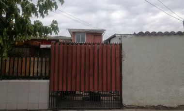 Se vende casa un piso, El Bosque a 4 cuadras de de Gran Avda.