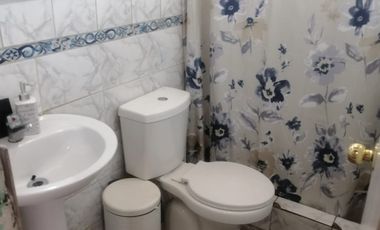 Se vende casa un piso, El Bosque a 4 cuadras de de Gran Avda.