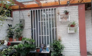 Se vende casa un piso, El Bosque a 4 cuadras de de Gran Avda.