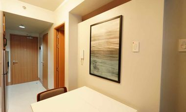 SHORETHREE04XXT1: For Rent Fully Furnished 1BR with Balcony in Shore 3 Residences
