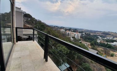 Venta de casa en Rancho San Juan Zona Esmeralda con cine y alberca