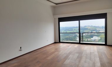 Venta de casa en Rancho San Juan Zona Esmeralda con cine y alberca