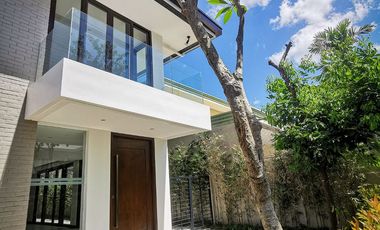 For Sale Modern House in Magallanes Makati
