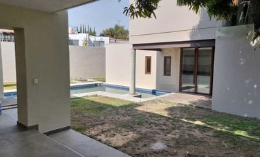 Casa en Renta en Villa Universitaria con Alberca, Zona Andares Zapopan
