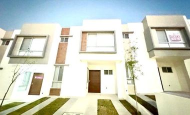 Casa en renta Condominio en Zakia 3 recàmaras terraza jardìn vigilancia 24hrs VMS-24-2991