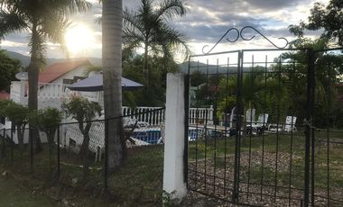 HERMOSA CASA VACACIONAL CON PISCINA PROPIA, EN VENTA! NEGOCIABLE!!!