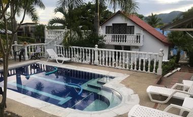 HERMOSA CASA VACACIONAL CON PISCINA PROPIA, EN VENTA! NEGOCIABLE!!!