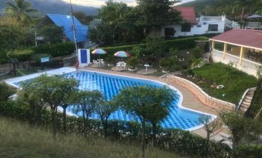 HERMOSA CASA VACACIONAL CON PISCINA PROPIA, EN VENTA! NEGOCIABLE!!!