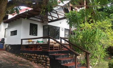 HERMOSA CASA VACACIONAL CON PISCINA PROPIA, EN VENTA! NEGOCIABLE!!!