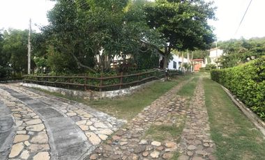 HERMOSA CASA VACACIONAL CON PISCINA PROPIA, EN VENTA! NEGOCIABLE!!!