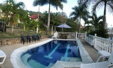 HERMOSA CASA VACACIONAL CON PISCINA PROPIA, EN VENTA! NEGOCIABLE!!!