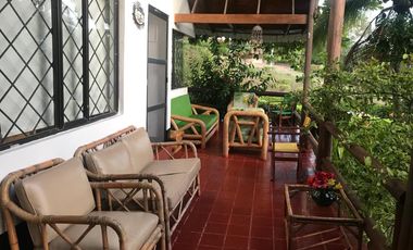 HERMOSA CASA VACACIONAL CON PISCINA PROPIA, EN VENTA! NEGOCIABLE!!!