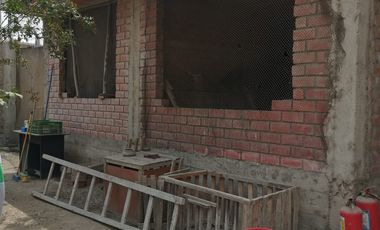 LURIN  SE VENDE TERRENO y 4 MINI DEPAS  UBICACION CENTRICA 1,350 M2