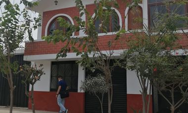 LURIN  SE VENDE TERRENO y 4 MINI DEPAS  UBICACION CENTRICA 1,350 M2