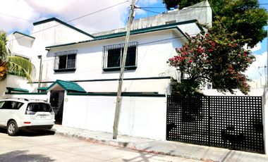 Casa en venta en Cancún centro, en esquina, cerca zona hotelera
