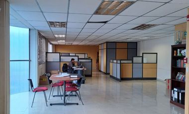 VENTA O ARRIENDO GALPON INDUSTRIAL NORTE DE QUITO, SECTOR LA CRISTIANIA
