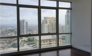 East Gallery Place: 3 Bedroom Corner unit for Sale in BGC