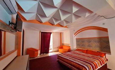 VENTA DE HOTEL CON LOCALES EN LANDA, SIERRA GORDA, QUERÉTARO.