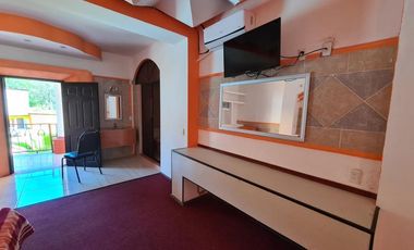 VENTA DE HOTEL CON LOCALES EN LANDA, SIERRA GORDA, QUERÉTARO.