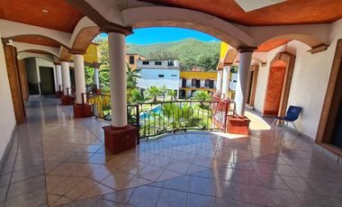VENTA DE HOTEL CON LOCALES EN LANDA, SIERRA GORDA, QUERÉTARO.