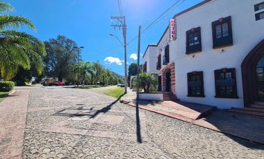 VENTA DE HOTEL CON LOCALES EN LANDA, SIERRA GORDA, QUERÉTARO.