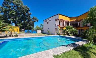 VENTA DE HOTEL CON LOCALES EN LANDA, SIERRA GORDA, QUERÉTARO.
