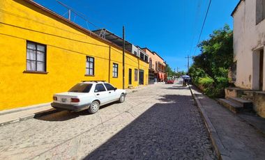 VENTA DE HOTEL CON LOCALES EN LANDA, SIERRA GORDA, QUERÉTARO.