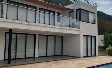 SE VENDE HERMOSA CASA CAMPESTRE DE DOS PISOS EN PRIMAVERAS DE PAYANDÉ VILLETA CUNDINAMARCA