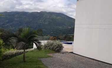 SE VENDE HERMOSA CASA CAMPESTRE DE DOS PISOS EN PRIMAVERAS DE PAYANDÉ VILLETA CUNDINAMARCA