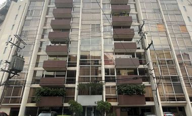 Lomas de Chapultepec, Se renta departamento de 3 recamaras y balcón