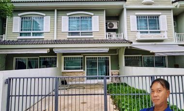2 storey townhome for rent near Mega Bangna, the best location in this area, Indy Bangna km.7, There is an electric awning, The condition of the house is beautiful to live in.