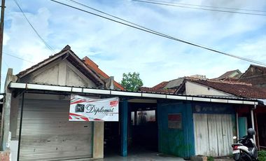 Tanah Strategis Bonus Bangunan dekat Kampus PGRI Sonosewu