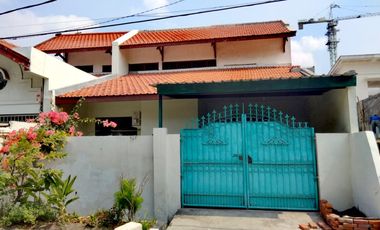 Dijual Cepat Rumah Lebar 8m di One Gate System Gayungsari Barat Surabaya