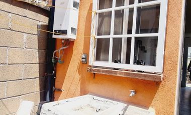 Casa CON ALBERCA COCINA INTEGRAL transporte publico a la puerta acepto infonavit