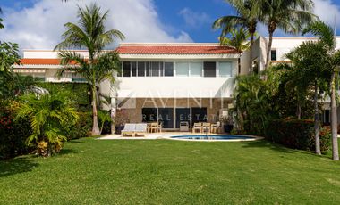 Casa amueblada en Venta, Isla Dorada Residencial, Cancún Quintana Roo.