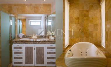 Casa amueblada en Venta, Isla Dorada Residencial, Cancún Quintana Roo.