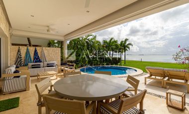 Casa amueblada en Venta, Isla Dorada Residencial, Cancún Quintana Roo.
