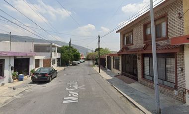 Inversión Segura y Rentable en Bienes Raíces, Casa en Col. Loma Linda, Monterrey N.L.