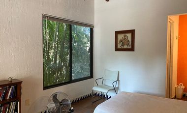 VENDO EN CUERNAVACA RESIDENCIA DE 1 NIVEL, FRACC. TEZOYUCA, SEGURIDAD TOTAL, OPORTUNIDAD.