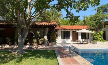 VENDO EN CUERNAVACA RESIDENCIA DE 1 NIVEL, FRACC. TEZOYUCA, SEGURIDAD TOTAL, OPORTUNIDAD.