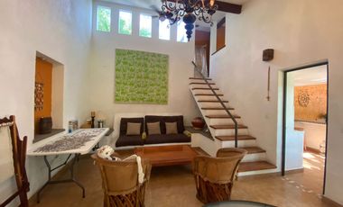 VENDO EN CUERNAVACA RESIDENCIA DE 1 NIVEL, FRACC. TEZOYUCA, SEGURIDAD TOTAL, OPORTUNIDAD.
