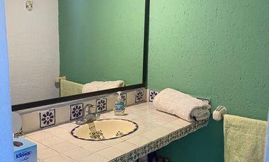 VENDO EN CUERNAVACA RESIDENCIA DE 1 NIVEL, FRACC. TEZOYUCA, SEGURIDAD TOTAL, OPORTUNIDAD.