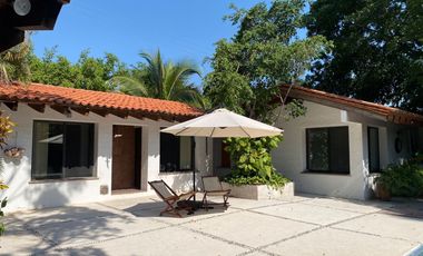 VENDO EN CUERNAVACA RESIDENCIA DE 1 NIVEL, FRACC. TEZOYUCA, SEGURIDAD TOTAL, OPORTUNIDAD.