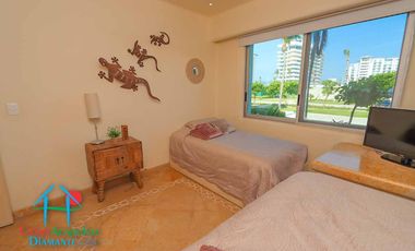 Vive el lujo frente al mar en Club Playamar I: comodidad, estilo y acceso directo a la playa