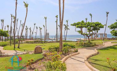 Vive el lujo frente al mar en Club Playamar I: comodidad, estilo y acceso directo a la playa