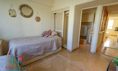Vive el lujo frente al mar en Club Playamar I: comodidad, estilo y acceso directo a la playa